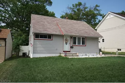 22 Lowell St, Woodbridge Township, NJ 08830 - Photo 4
