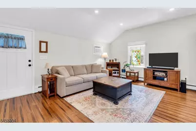 1 Spring Hill Rd, Franklin Township, NJ 08801 - Photo 38