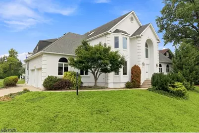 907 Colonia Rd, Elizabeth, NJ 07208 - Photo 2