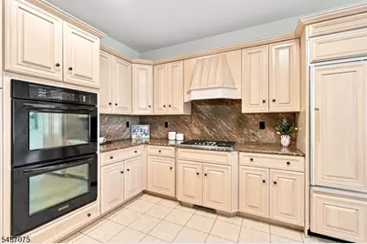 907 Colonia Rd, Elizabeth, NJ 07208 - Photo 18