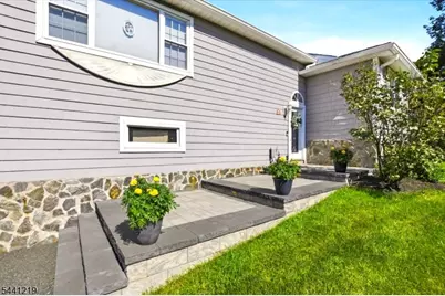 66 Minnisink Rd, Jefferson Township, NJ 07849 - Photo 2