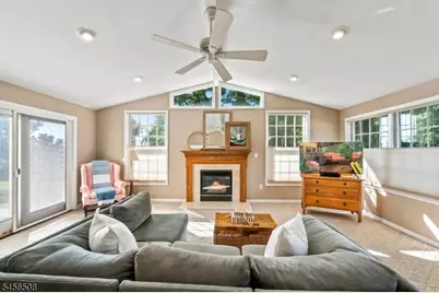 33 Waling Dr, Wayne, NJ 07470 - Photo 14