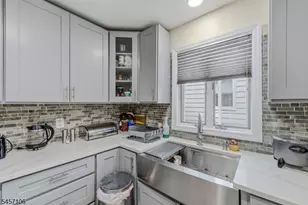 98 Baldwin Pl, Bloomfield, NJ 07003 - Photo 22