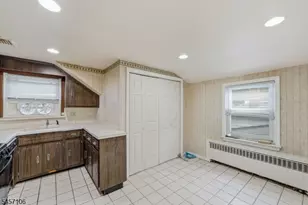 98 Baldwin Pl, Bloomfield, NJ 07003 - Photo 30