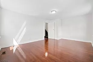 299 Smith St, Newark, NJ 07106 - Photo 28