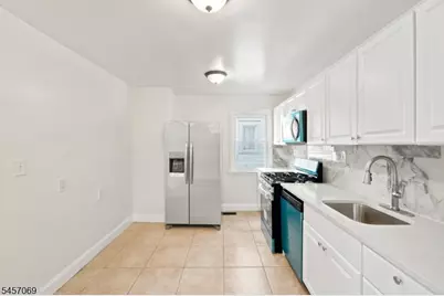 299 Smith St, Newark, NJ 07106 - Photo 16