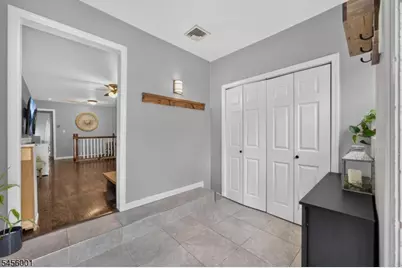 51 Roosevelt Trl, Hopatcong, NJ 07843 - Photo 4