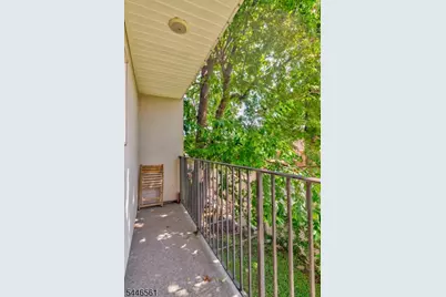 148 Oakwood Ave, Cliffside Park, NJ 07010 - Photo 18