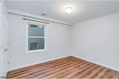 148 Oakwood Ave, Cliffside Park, NJ 07010 - Photo 8