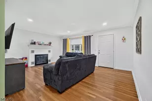 870 Crescent Dr, Rahway, NJ 07065 - Photo 8
