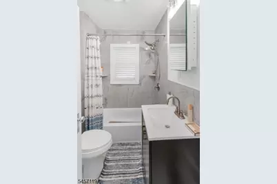 52 Clinton Pl, Newark, NJ 07108 - Photo 4