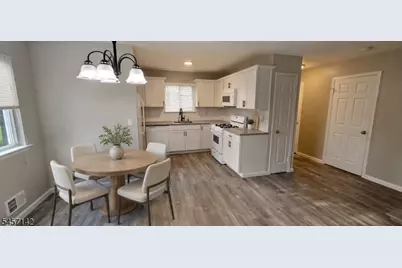 910 Reed Ct, Raritan Township, NJ 08822 - Photo 12