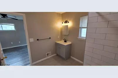 910 Reed Ct, Raritan Township, NJ 08822 - Photo 18