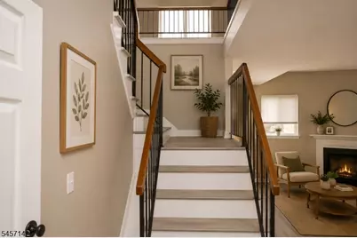 910 Reed Ct, Raritan Township, NJ 08822 - Photo 2