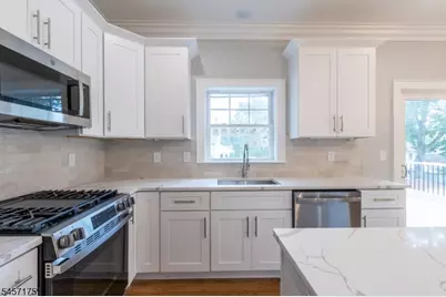 54 Navajo Ave, Parsippany, NJ 07034 - Photo 4