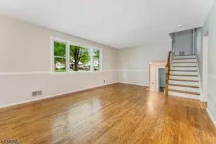 10 Lynnfield Terrace, Lopatcong Township, NJ 08865 - Photo 6