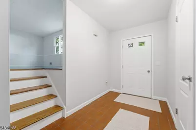 10 Lynnfield Ter, Lopatcong Township, NJ 08865 - Photo 2