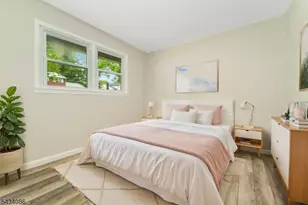 10 Lynnfield Terrace, Lopatcong Township, NJ 08865 - Photo 32