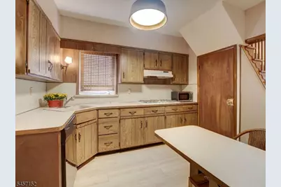 320 E 1st Ave, Roselle, NJ 07203 - Photo 12