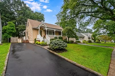 15 Oak Ln, Verona, NJ 07044 - Photo 2