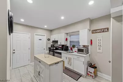 69 Oakland Ter, Newark, NJ 07106 - Photo 12