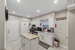 69 Oakland Terrace, Newark, NJ 07106 - Photo 12
