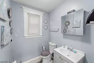 69 Oakland Terrace, Newark, NJ 07106 - Photo 16