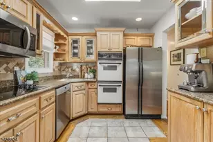 12 Francis Pl, Montclair, NJ 07042 - Photo 8