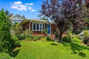 12 Francis Pl, Montclair, NJ 07042 - Photo 2