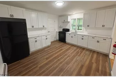 308 Park Ave, Lopatcong Township, NJ 08865 - Photo 6