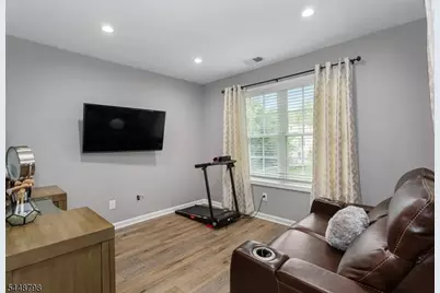 145 Levinberg Ln, Wayne, NJ 07470 - Photo 20