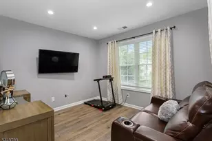 145 Levinberg Ln, Wayne, NJ 07470 - Photo 20