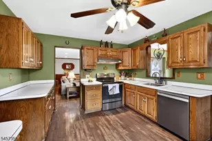 115 Fairview Dr, Branchburg Township, NJ 08853 - Photo 2