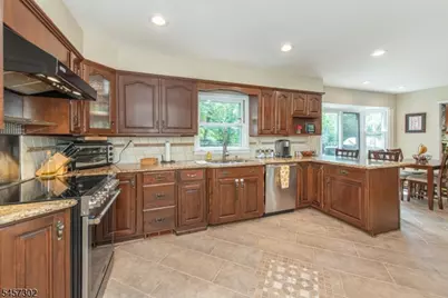 390 Ski Trl, Kinnelon, NJ 07405 - Photo 10
