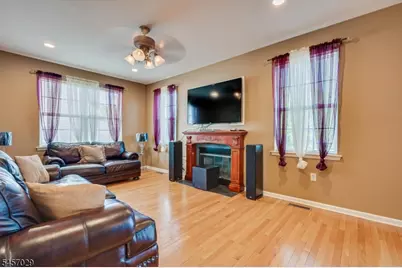 103 Timberhill Dr, Franklin Township, NJ 08823 - Photo 10