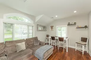 18 Clover Pl, Mine Hill, NJ 07803 - Photo 4