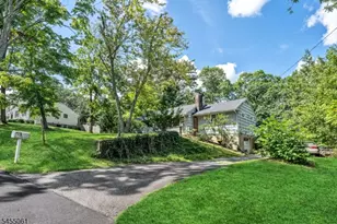 115 Riverwood Ave, Bedminster Township, NJ 07921 - Photo 4