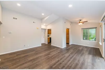 72 Sage Court Ondo, Bedminster Township, NJ 07921 - Photo 2