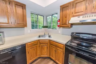 72 Sage Ct Ondo, Bedminster Township, NJ 07921 - Photo 12