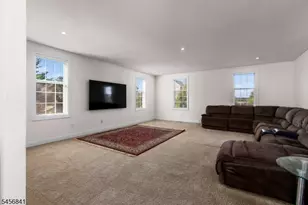 5 Pfrommer Ave, Mount Olive, NJ 07828 - Photo 10