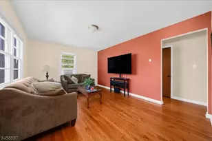 16 Abbott Ct, Flemington, NJ 08822 - Photo 4