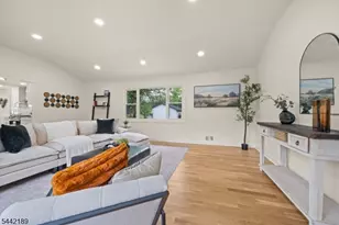 100 Pier Ln, Fairfield, NJ 07004 - Photo 6