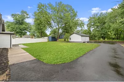 100 Pier Ln, Fairfield, NJ 07004 - Photo 20