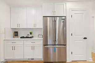100 Pier Ln, Fairfield, NJ 07004 - Photo 12
