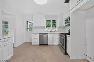 204 Hillside Ave, Chatham, NJ 07928 - Photo 12