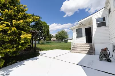 19 Jonquil Cir, Woodbridge Township, NJ 08863 - Photo 6