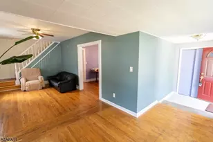 30 Carnation St, Bergenfield, NJ 07621 - Photo 2