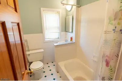 30 Carnation St, Bergenfield, NJ 07621 - Photo 12