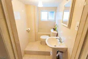 30 Carnation St, Bergenfield, NJ 07621 - Photo 18