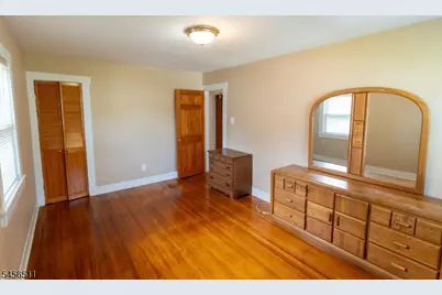 30 Carnation St, Bergenfield, NJ 07621 - Photo 10